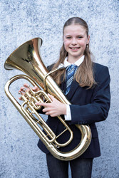 <h3>Niamh van Ham</h3>